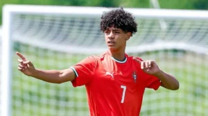 Khoảnh khắc ăn mừng của Cristiano Jr.